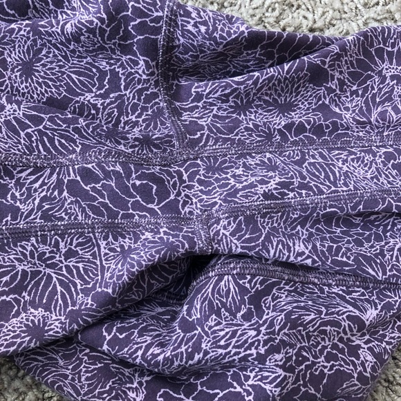 Lululemon Align Crop 21” Sz 2 - Picture 5 of 8